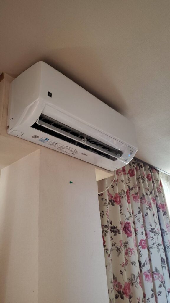 H様に【シャープ】エアコンAC40SFT2取付工事を行いました